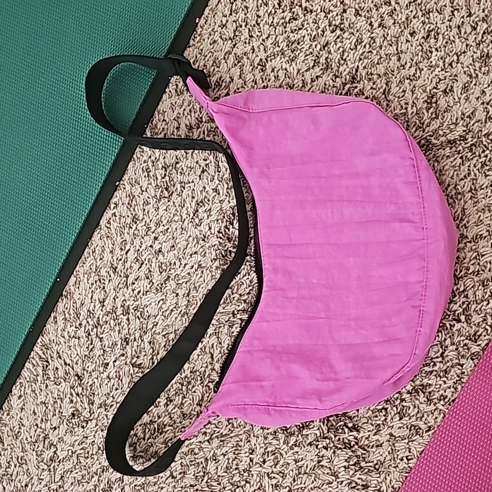 BAGGU medium nylon crescent in Extra Pink